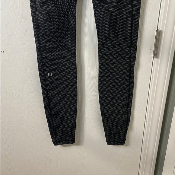 Lululemon Speed Up Tight 28" Score Jacquard Black Luna Size 4 - Picture 8 of 13